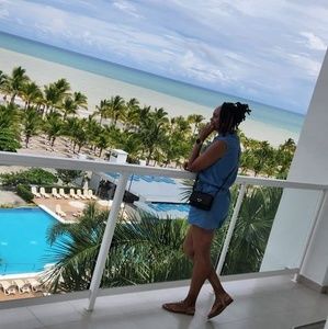 Meet your Posher, Ernestina